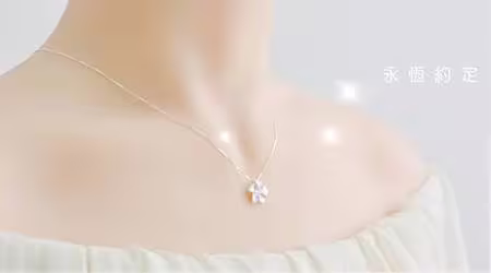 梔子花白花瓣，落在我藍色百褶裙上......梔子花的花語你們知道嗎？！
