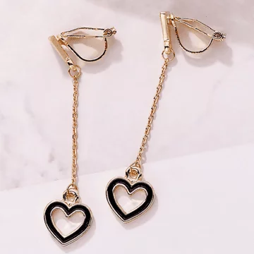 黑色愛心流蘇×軟墊三角耳夾