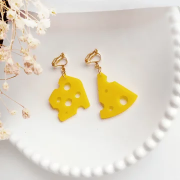 起司片鏤空×不對稱三角耳夾