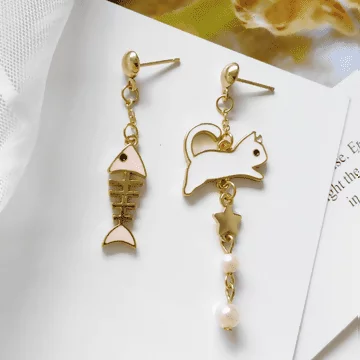 小白貓與魚骨頭×不對稱吊墜耳環