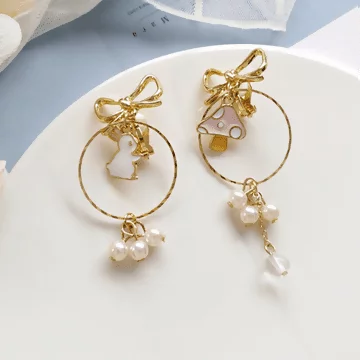 蘑菇兔兔蝴蝶結×不對稱軟墊三角耳夾