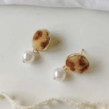 豹紋垂墜珍珠×吊墜耳環