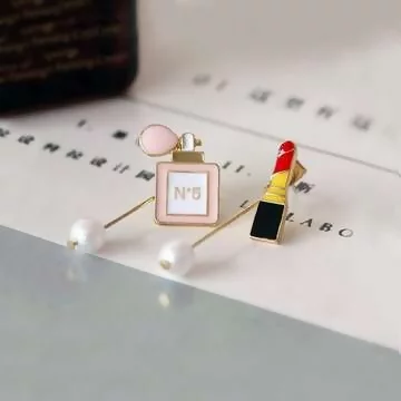 口紅五號香水×不對稱後掛式吊墜耳環