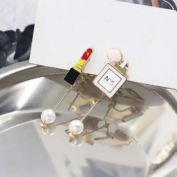 口紅五號香水×不對稱三角耳夾