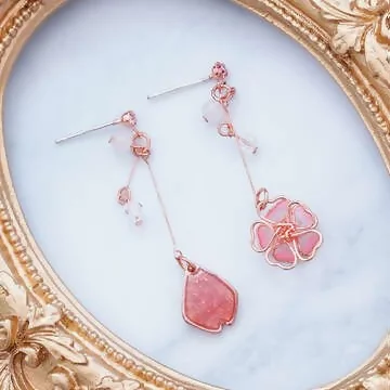 漫舞粉櫻花瓣×不對稱吊墜耳環