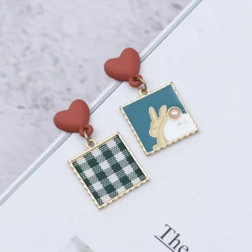 紅心兔子綠格紋×不對稱吊墜耳環