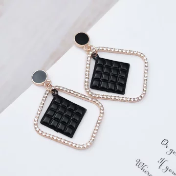 黑菱格紋華麗水鑽×吊墜耳環