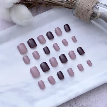 素面豆沙粉撞色亮面&times;穿戴式手指甲片&times;二十四入 