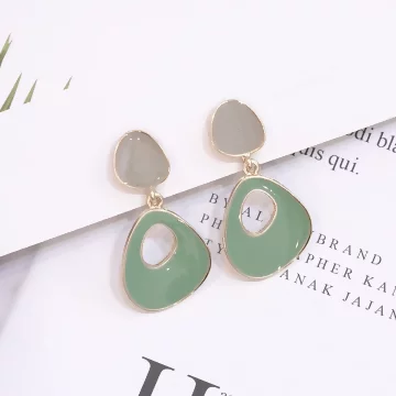 莫蘭迪淡綠弧型&times;螺旋耳夾