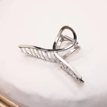 銀色極簡交叉&times;鯊魚夾