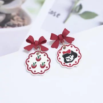 花邊白雪公主&times;不對稱耳環