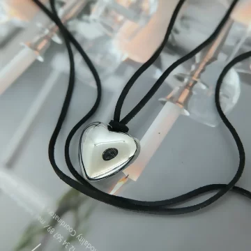 皮繩光面大愛心&times;長項鍊