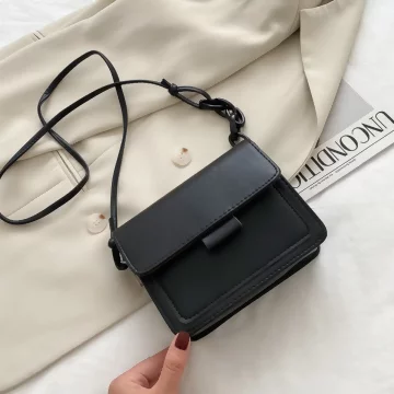 不對稱背帶掀蓋小方包×斜背包×黑色