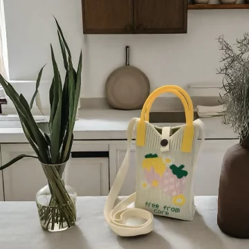 粉嫩草莓×針織×斜背包