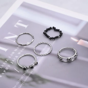 玫瑰黑晶串珠&times;五套件戒指組&times;銀色