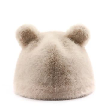毛絨小熊&times;毛帽&times;卡其