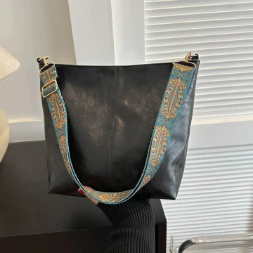 復古皮革圖騰織帶&times;斜背包&times;黑色