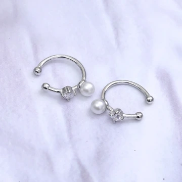 單顆珍珠小鑽&times;U型耳骨夾