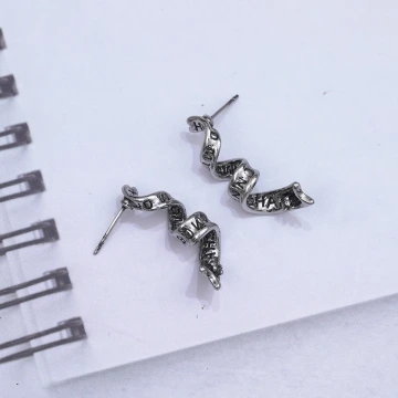 金屬英文絲帶×吊墜耳環