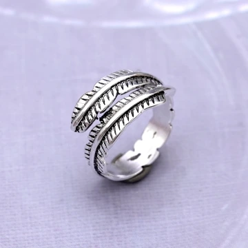 925銀飾&times;復古羽毛&times;開口戒指