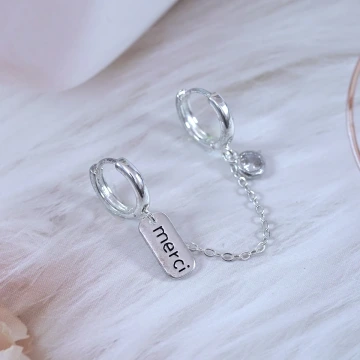 字母吊牌單鑽×單邊相連耳釦