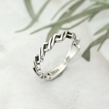 925銀飾&times;交錯菱角&times;開口戒指