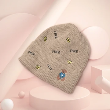 韓風刺鏽塗鴉&times;毛帽&times;卡其