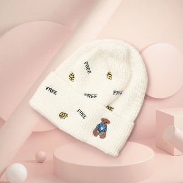 韓風刺鏽塗鴉&times;毛帽&times;白色