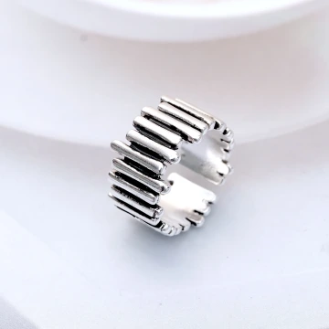 925銀飾&times;波浪柵欄&times;開口戒指