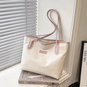 童趣壓紋包邊皮革&times;肩背包&times;粉紅