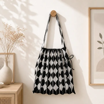 菱格紋&times;折疊風琴&times;肩背包&times;黑白