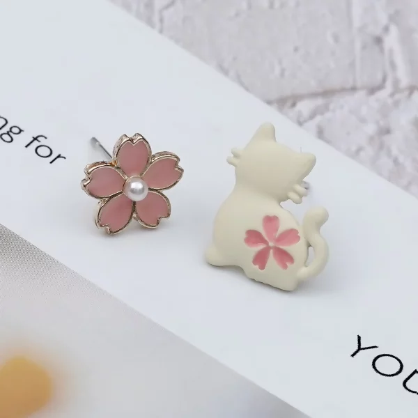 白貓粉櫻花卉×不對稱耳環