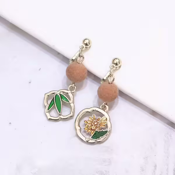 竹與菊小毛球×不對稱三角耳夾