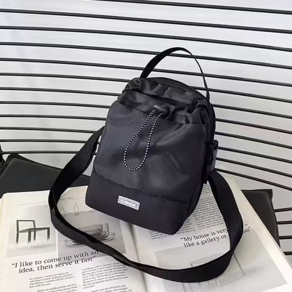 尼龍抽繩水桶包×斜背包×黑色
