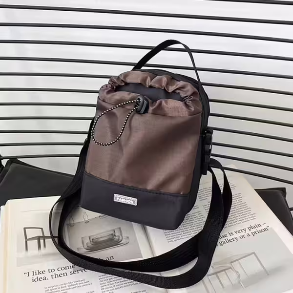 尼龍抽繩水桶包×斜背包×棕咖