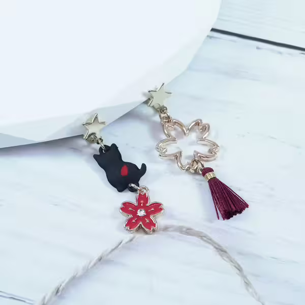 黑貓紅櫻流蘇×不對稱三角耳夾