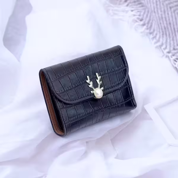 小鹿珍珠鱷魚紋皮革×三折短皮夾×黑色