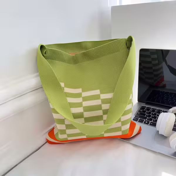 芥綠格子&times;針織&times;單肩背包