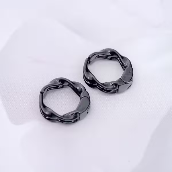 雙線波浪&times;扣式耳夾&times;黑色