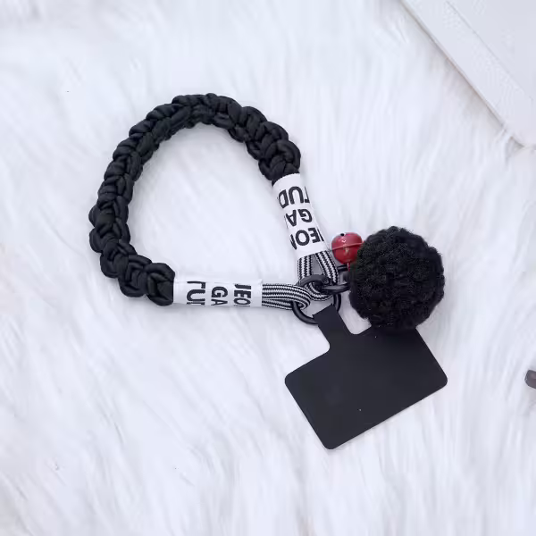 毛球鈴鐺&times;手機腕帶掛繩&times;黑色