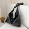 皮革素面扭結提帶×肩背包×黑色-第1張