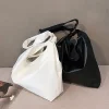 皮革素面扭結提帶×肩背包×黑色-第2張