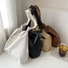 皮革素面扭結提帶×肩背包×黑色-第3張