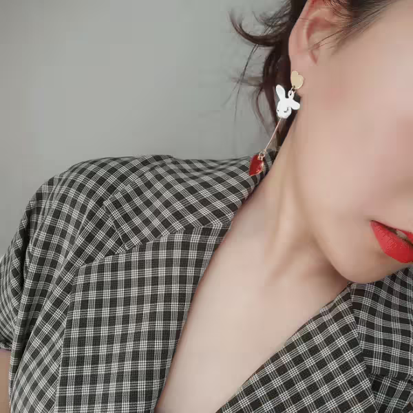 甜心兔與紅心時鐘×不對稱吊墜耳環-第5張