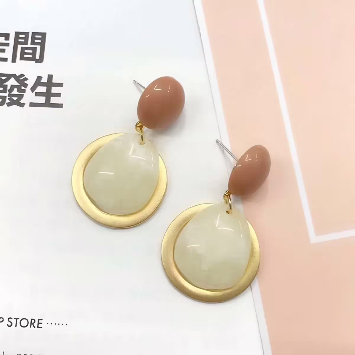 乳白石紋水滴圓環×吊墜耳環-第1張
