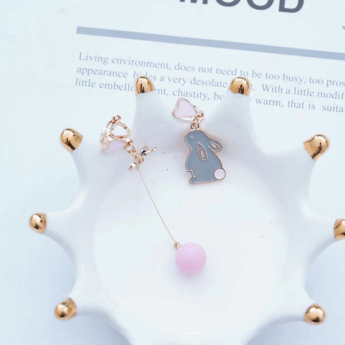 灰兔領結粉紅珠 ×不對稱三角耳夾-第3張