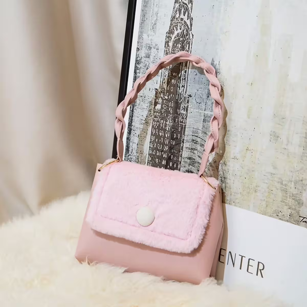 絨毛翻蓋皮革×金屬鍊條麻花紐結背帶×斜背包×粉紅-第1張