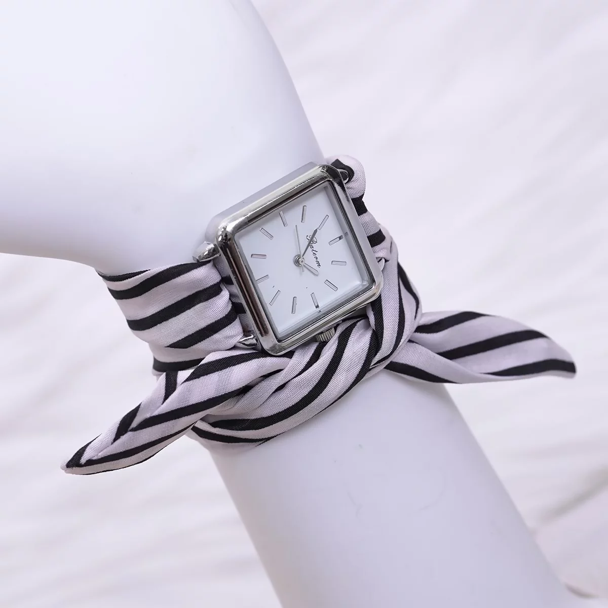 黑白條紋方錶×綁帶造型手錶×銀框-第1張