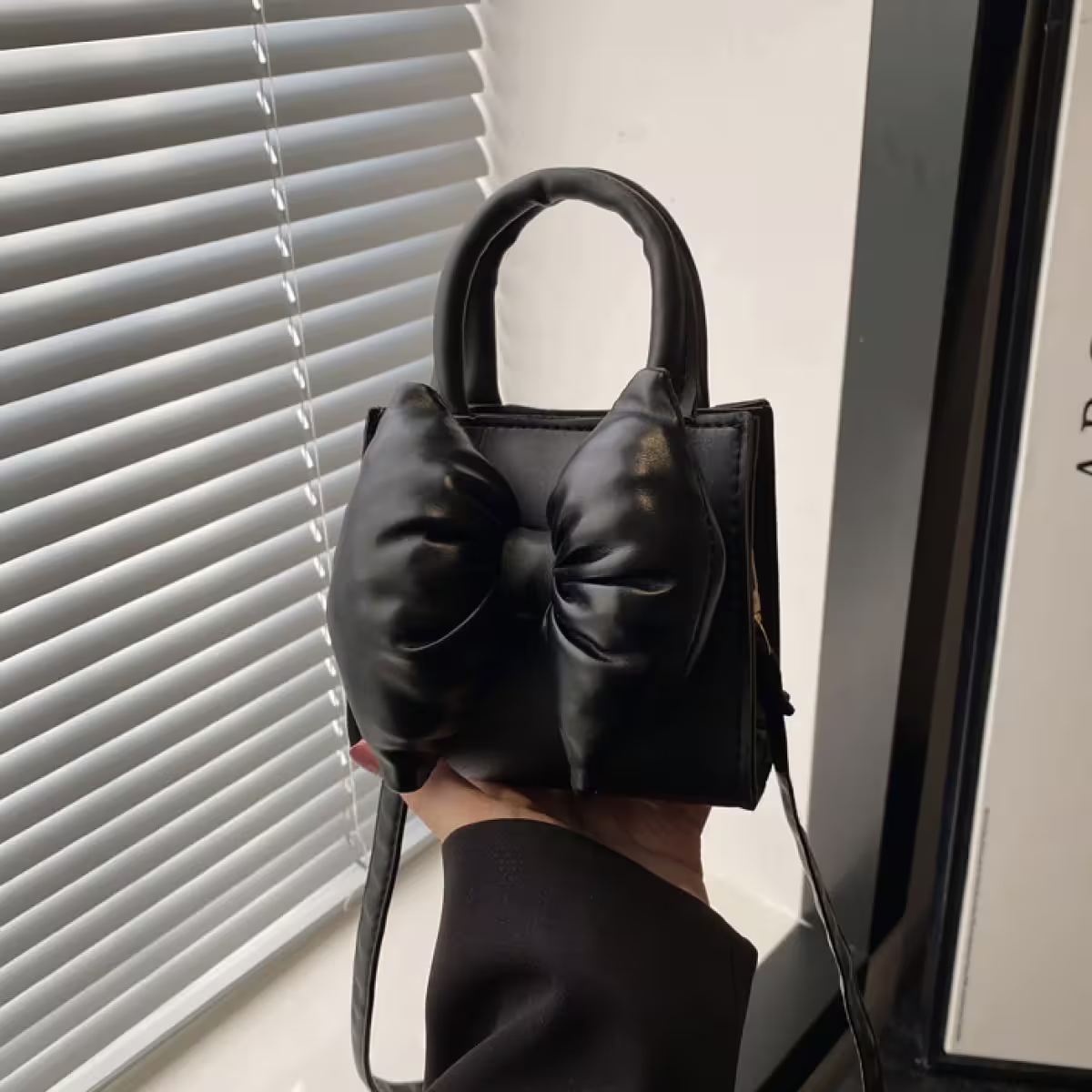 澎澎蝴蝶結小廢包×斜背包×黑色-第3張