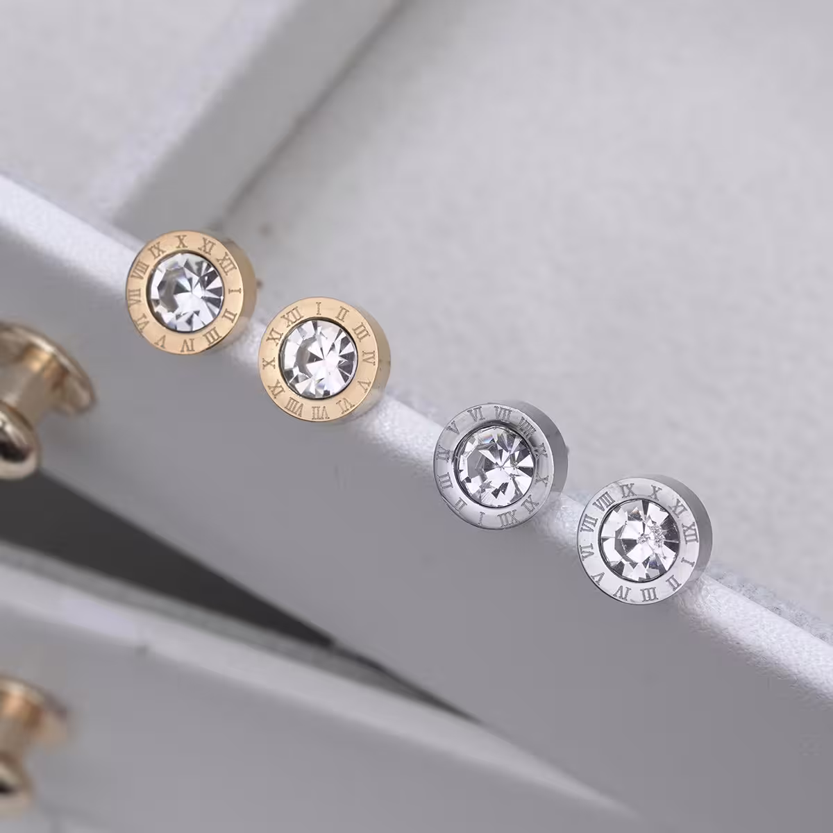 316鋼飾×羅馬數字晶鑽×耳釘×共二色-第1張